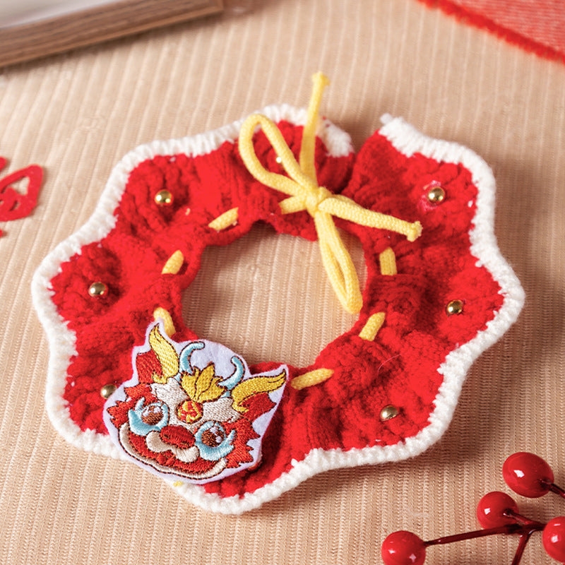Wool collar for pets, knitted design