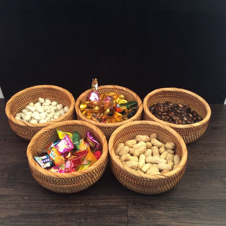 Handcrafted decorative fruit basket made of rattan Siopsrl