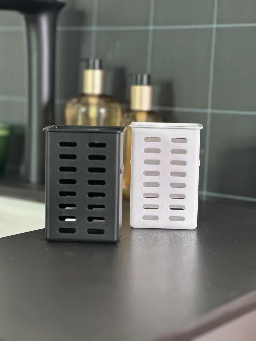 ChicStore - Black Wireless Wall Storage for Cosmetics Siopsrl