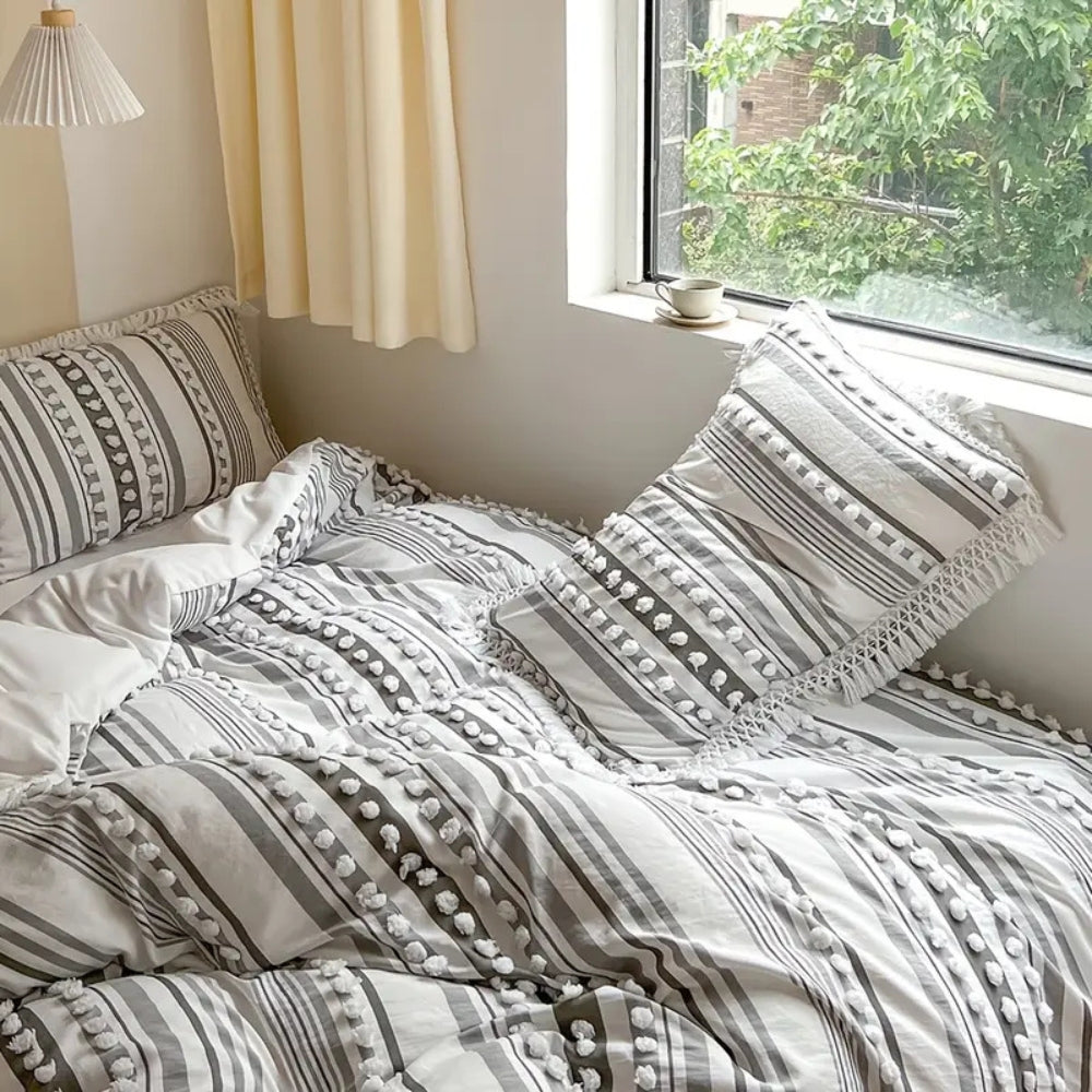 Siopsrl| Soft Stripe and Tassel Duvet Set | 3pcs