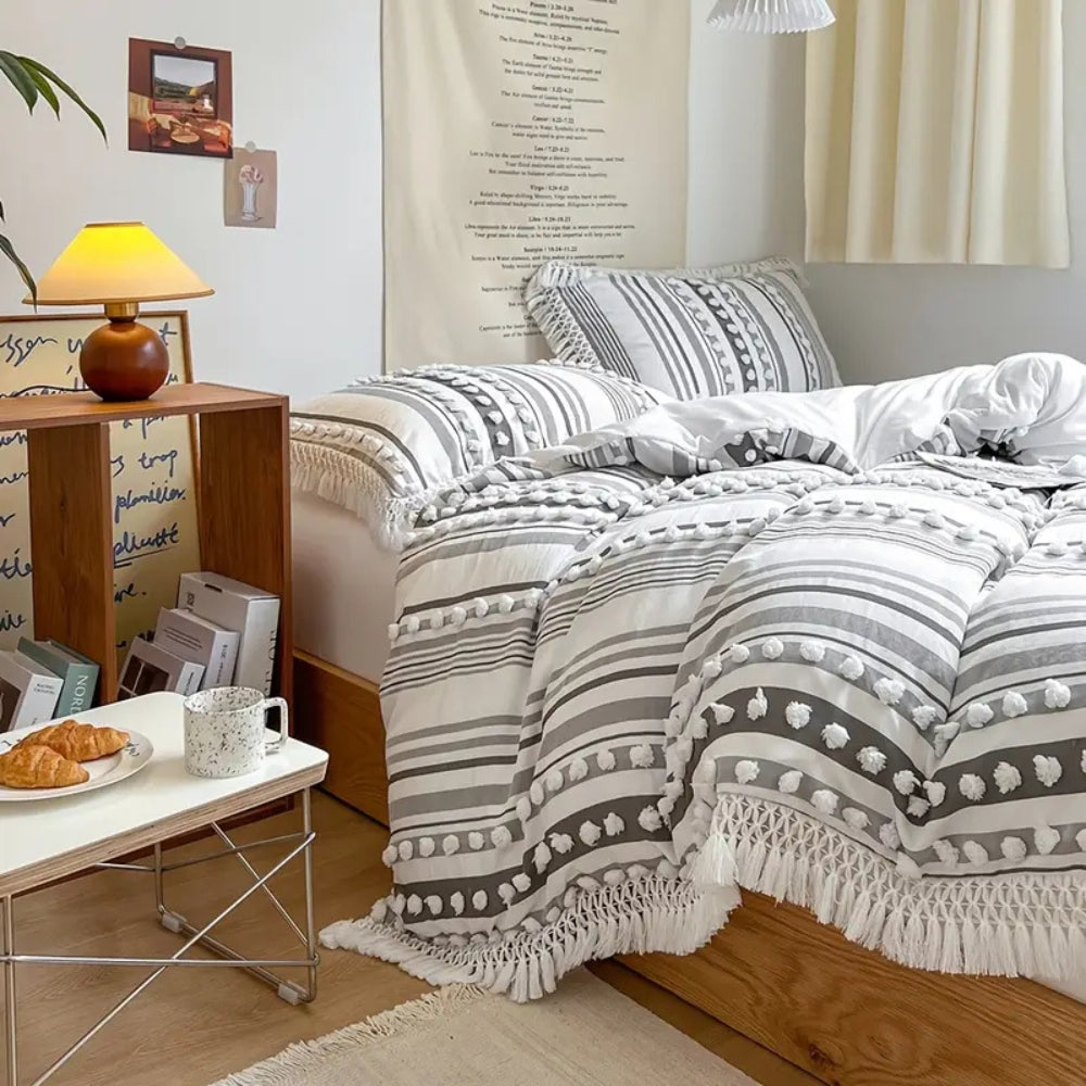 Siopsrl| Soft Stripe and Tassel Duvet Set | 3pcs