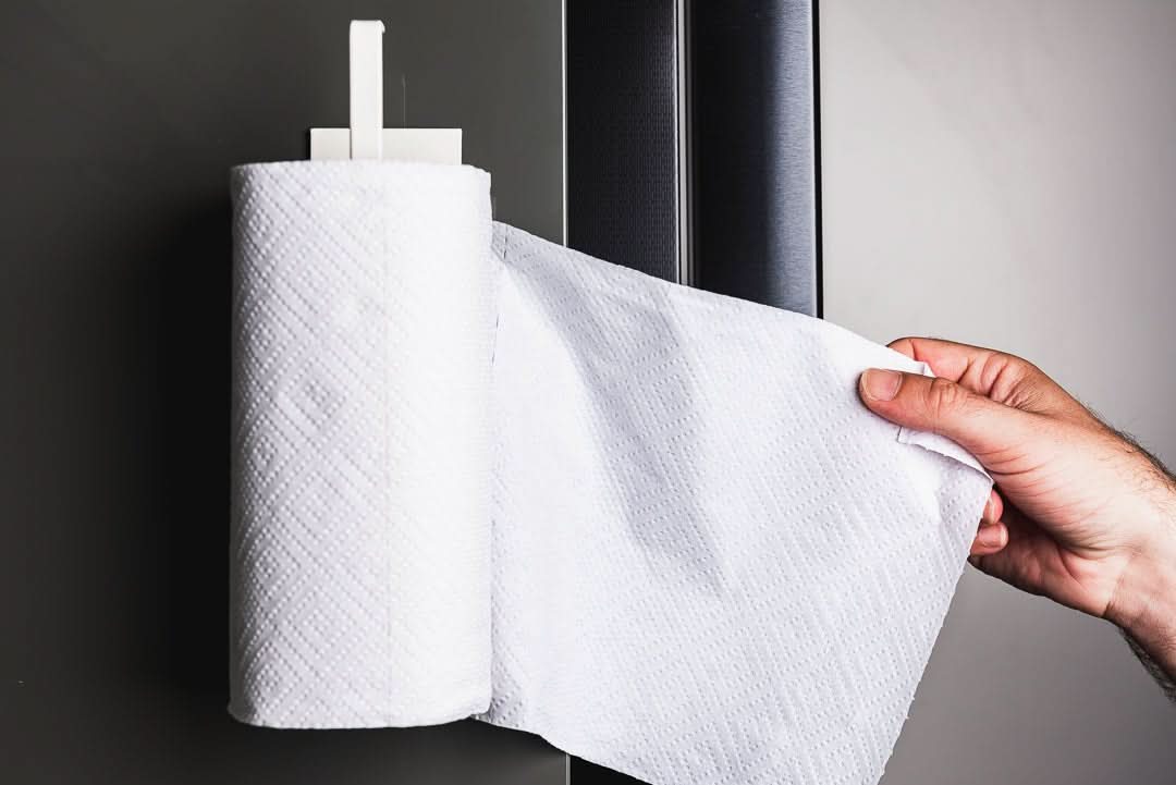 Siopsrl| Robust paper towel holder with iron construction, easy to install