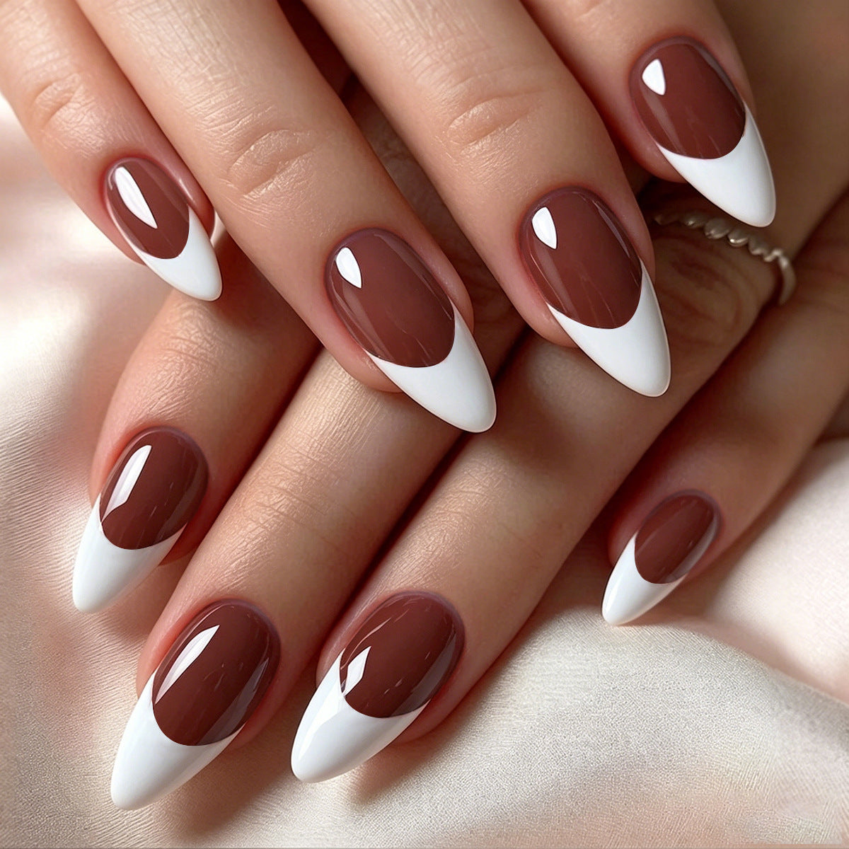 Siopsrl | Stylish artificial nails with elegant tips Siopsrl