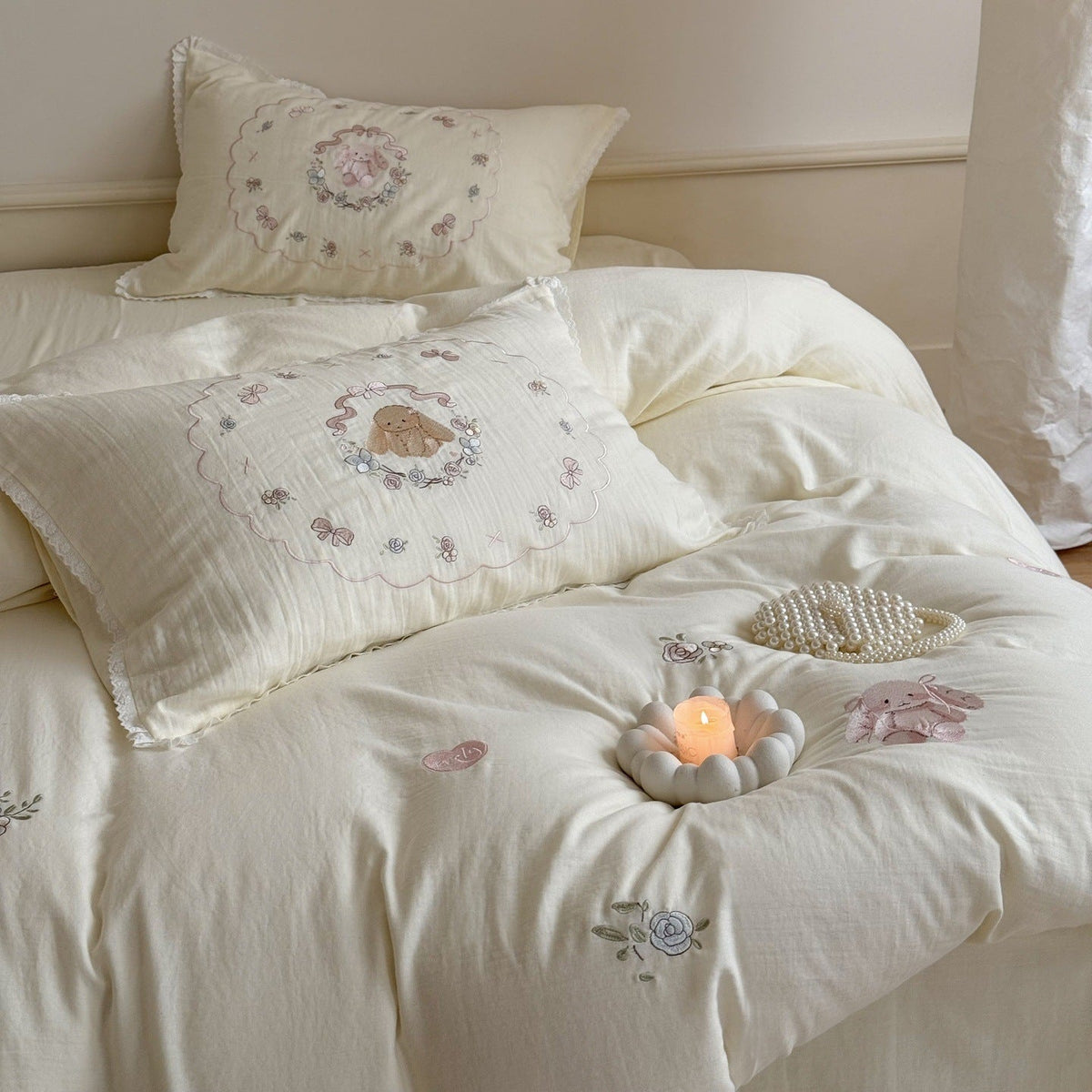 Embroidered cotton-linen pillowcase set with lace trim and bunny motif