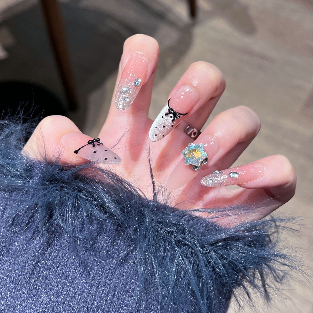 Siopsrl | Decorative Press-On Nails with Gem Accents Siopsrl