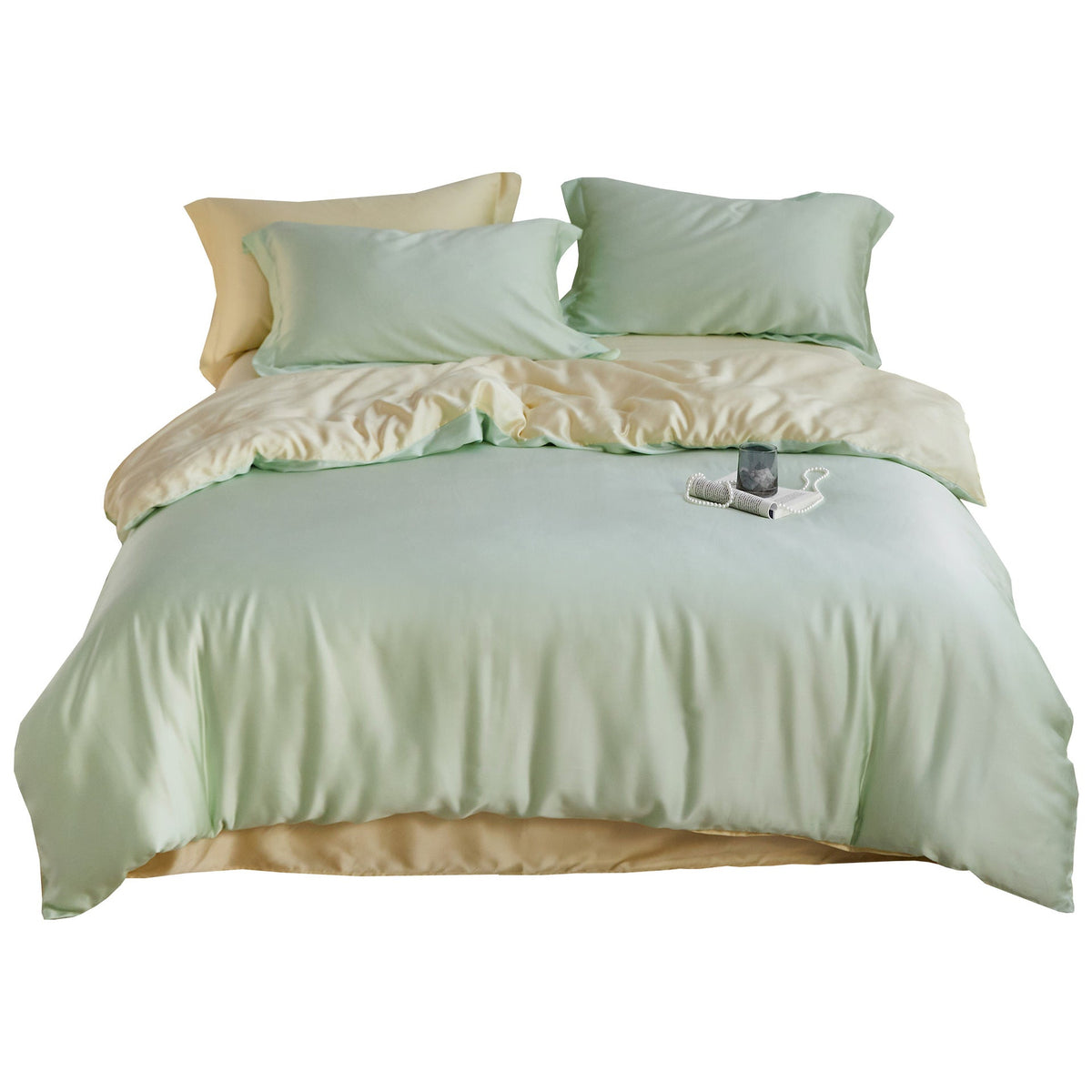 High-quality reversible Mako satin bedding set with a silky-soft touch