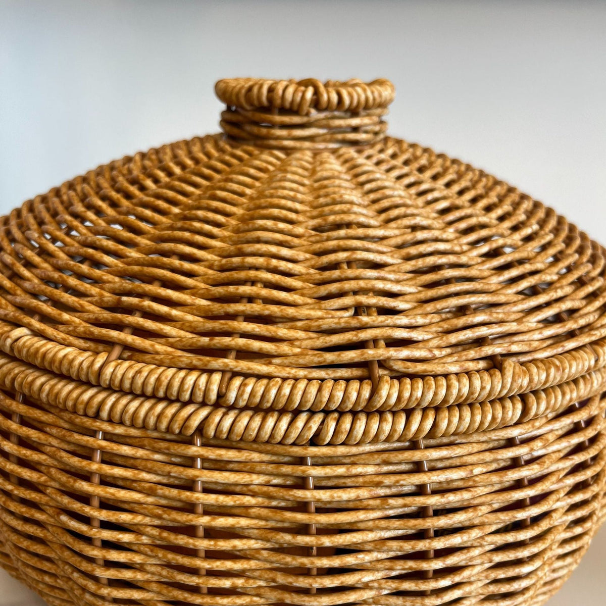 Women Handmade Basket with Lid Siopsrl