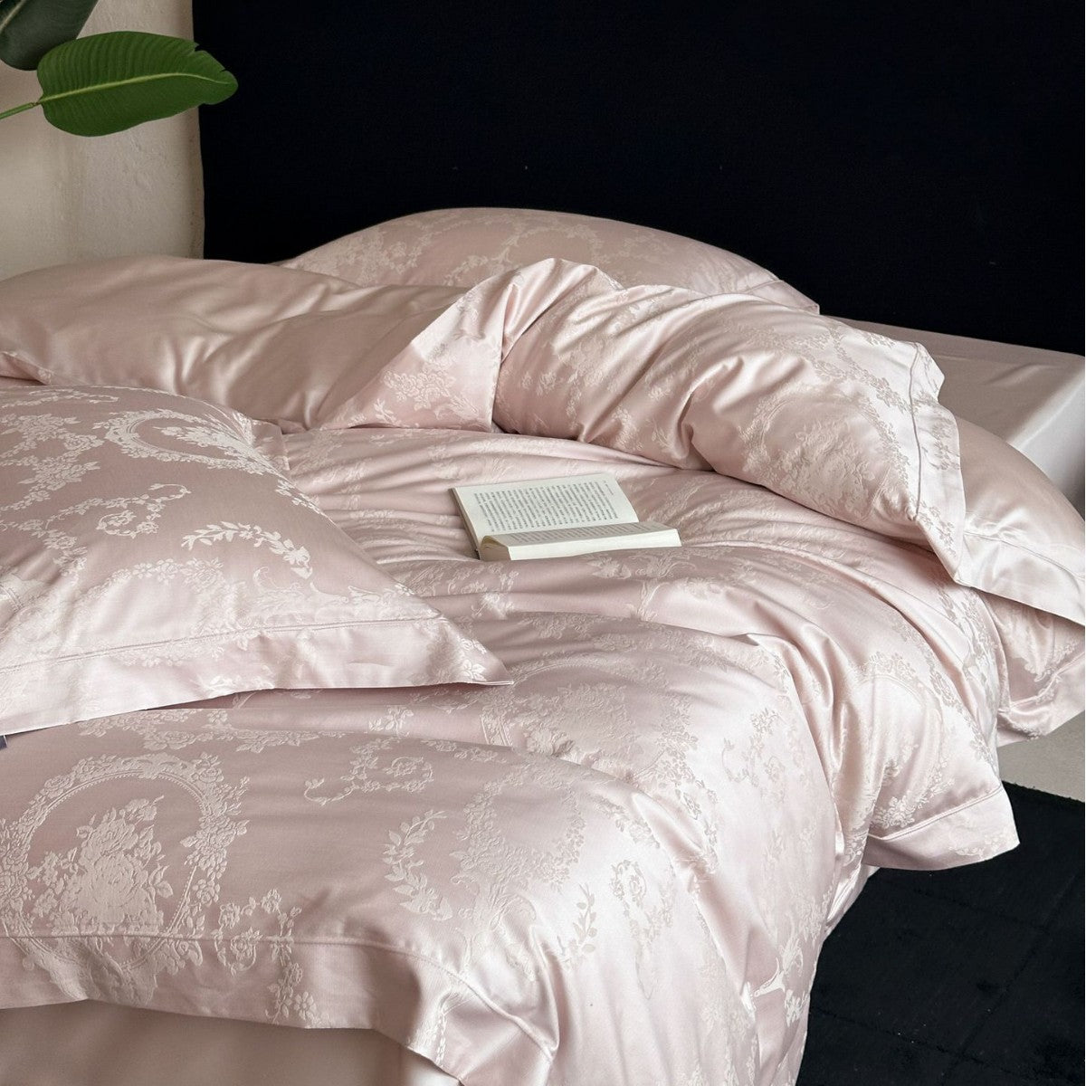 Satin Bedding Set Bowlift