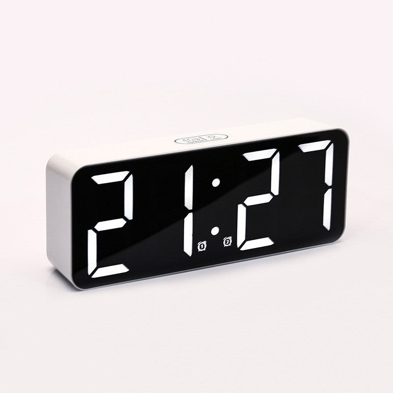 Siopsrl | Digital LED clock with large display and colorful digits Siopsrl