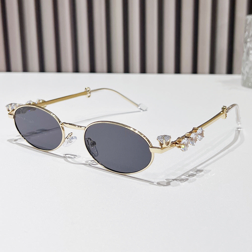 Siopsrl | Fashion-Forward Oval Sunglasses with Crystal Accents Siopsrl