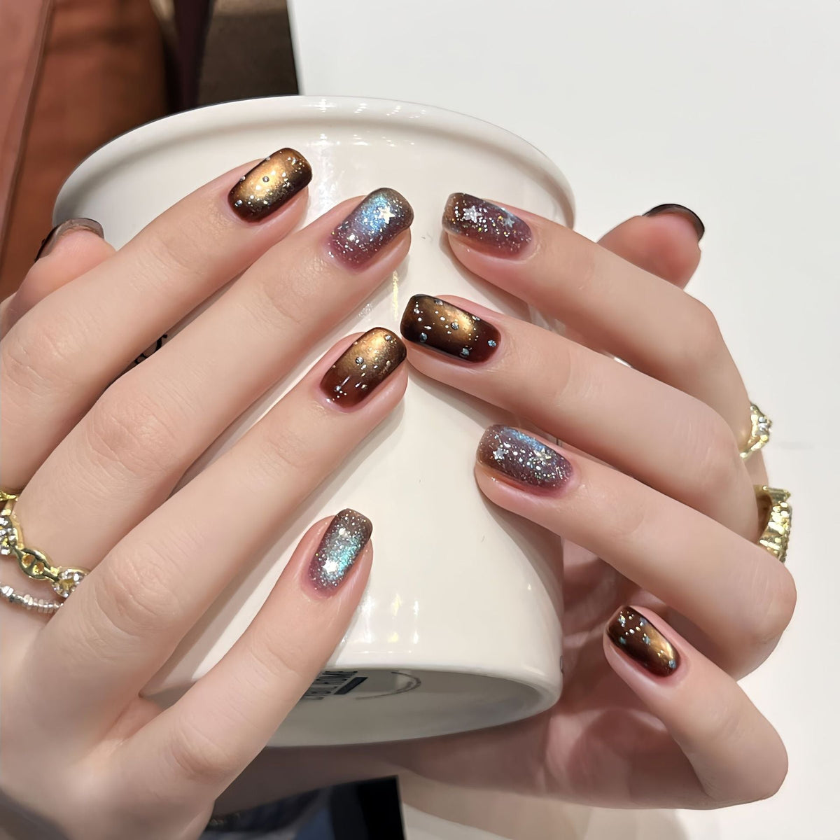 Siopsrl | Acrylic Nails with Shimmering Gradient Color Siopsrl