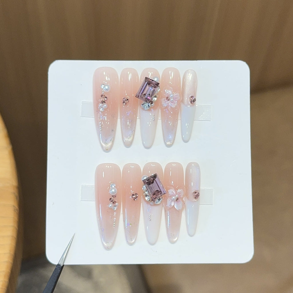 Siopsrl | Artificial nails with elegant jewelry details Siopsrl