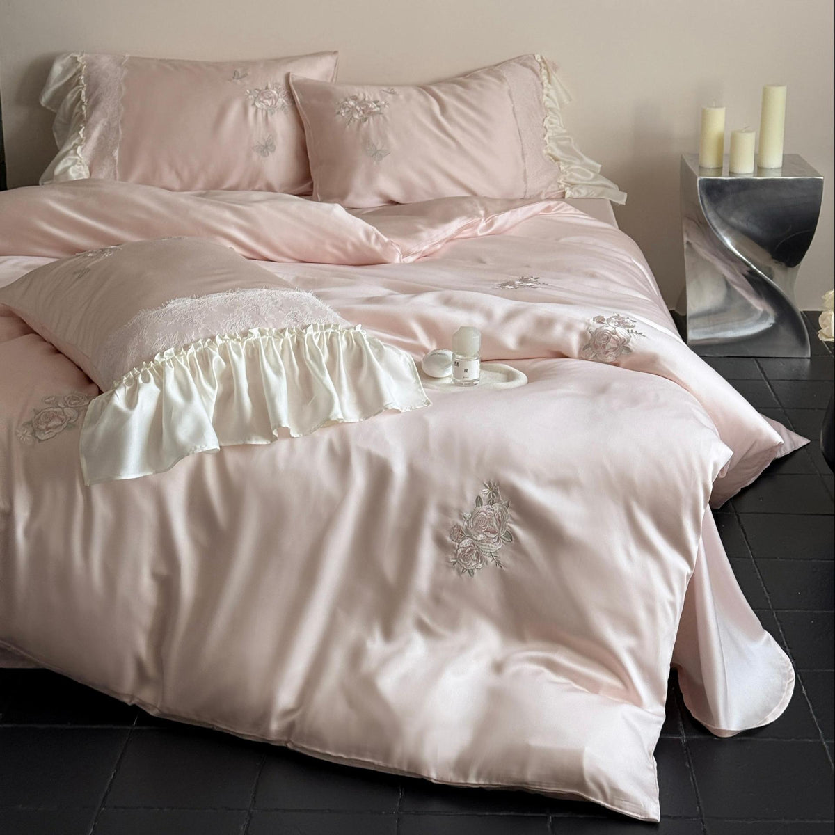 Luxurious satin bedding set with ruffles and embroidery Bowlift