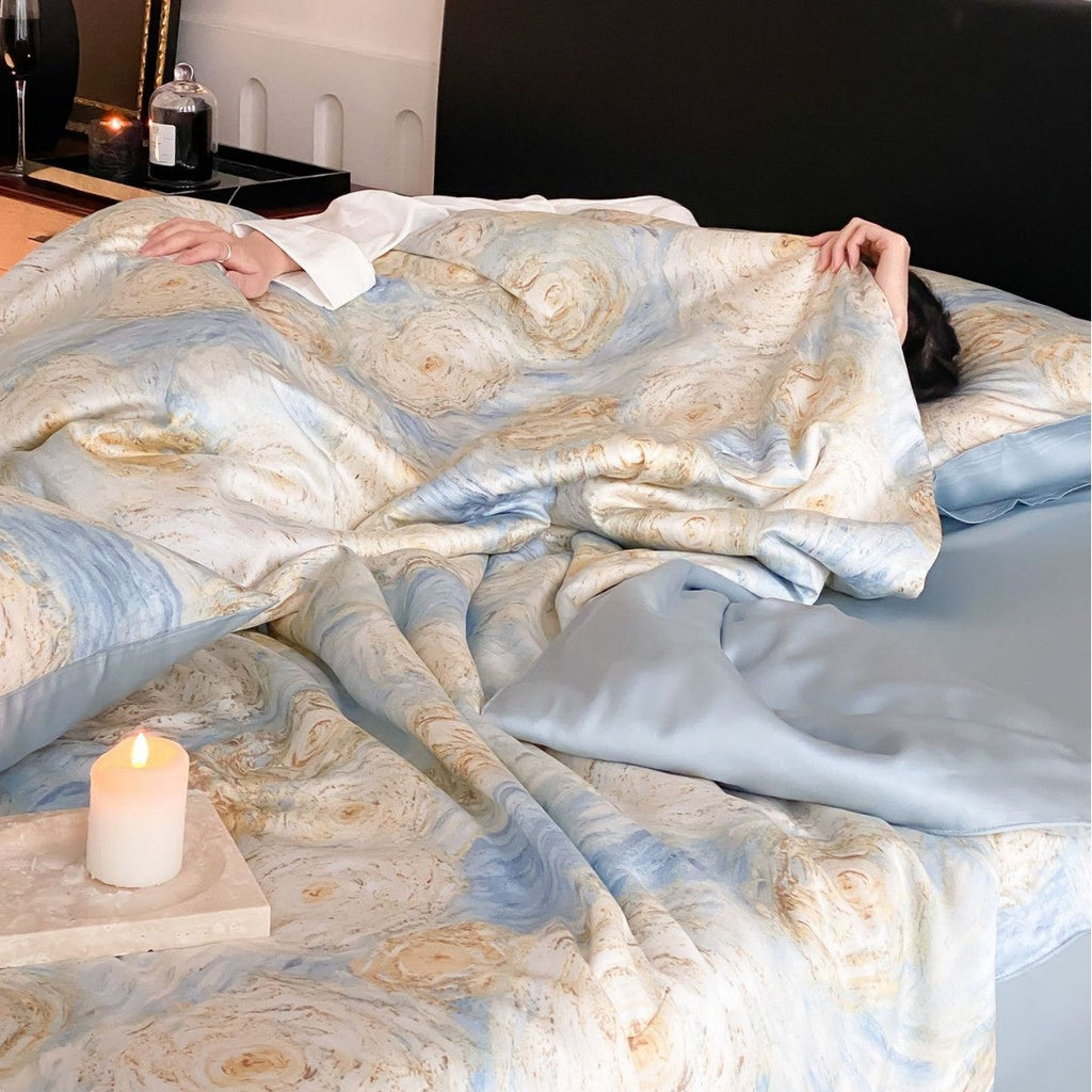 Bedding set made of cotton satin with subtle heart jacquard and silky glossy finish Bowlift