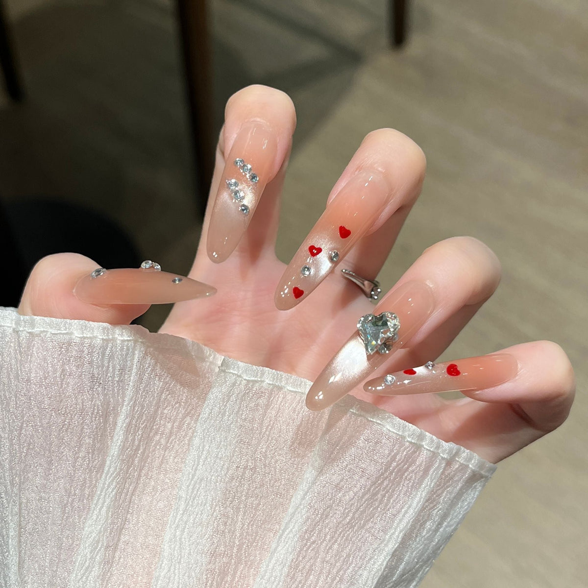Siopsrl | Decorative Press-On Nails with Gem Accents Siopsrl