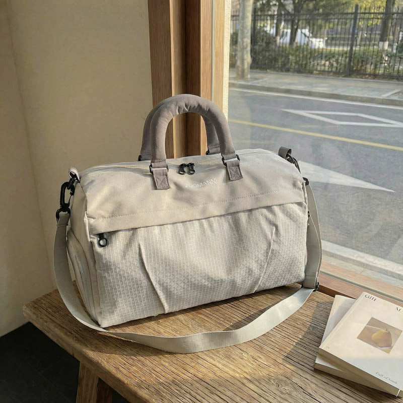 Siopsrl | Sporty travel bag with padded carrying system and multiple compartments Siopsrl