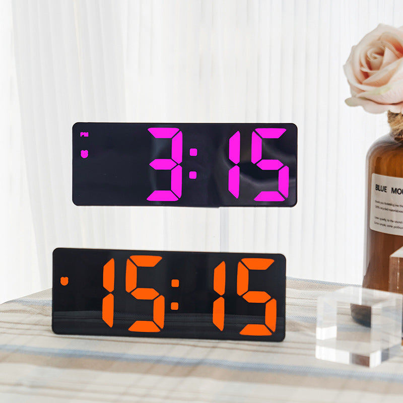 Siopsrl | Digital LED clock with large display and colorful digits Siopsrl