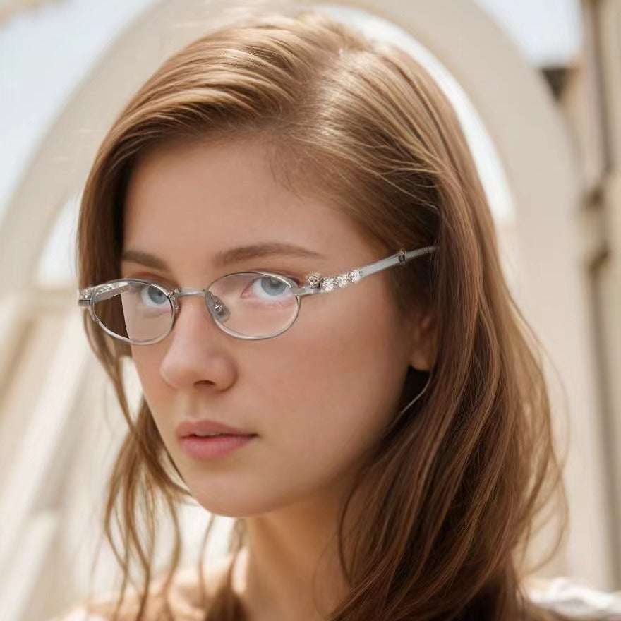 Siopsrl | Fashion-Forward Oval Sunglasses with Crystal Accents Siopsrl