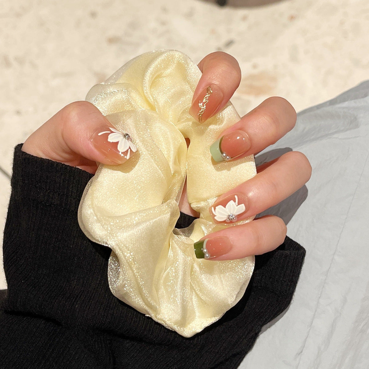 Siopsrl | Elegant Floral Scrunchie Siopsrl