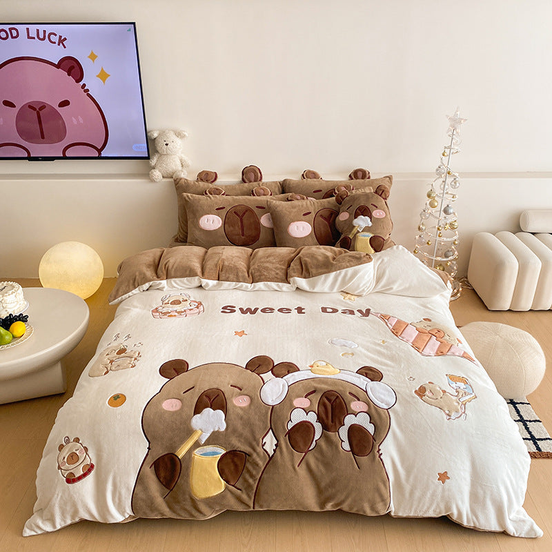 Fluffy bedding set with quilted cozy surface, 3D teddy applications and warming microfiber filling Bowlift