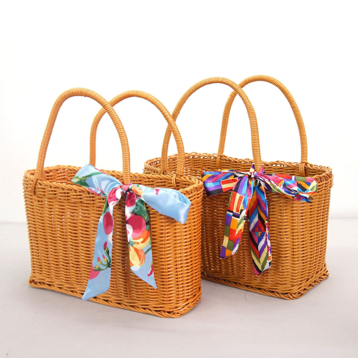 Handcrafted Willow Basket Siopsrl