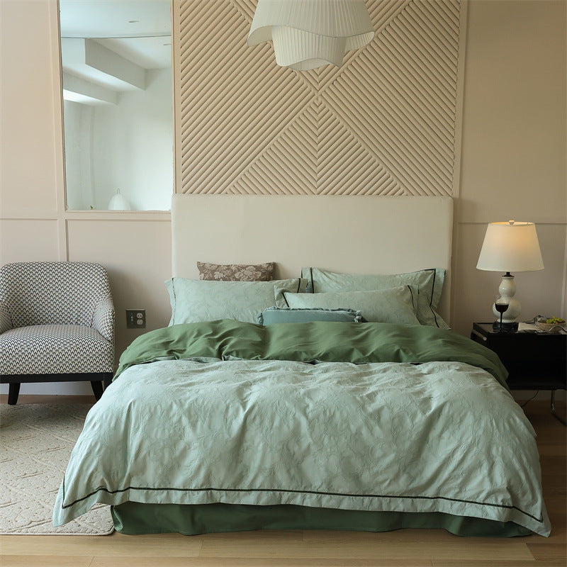High-quality bedding set made of cotton-lyocell mix with reversible function and fine piping seam