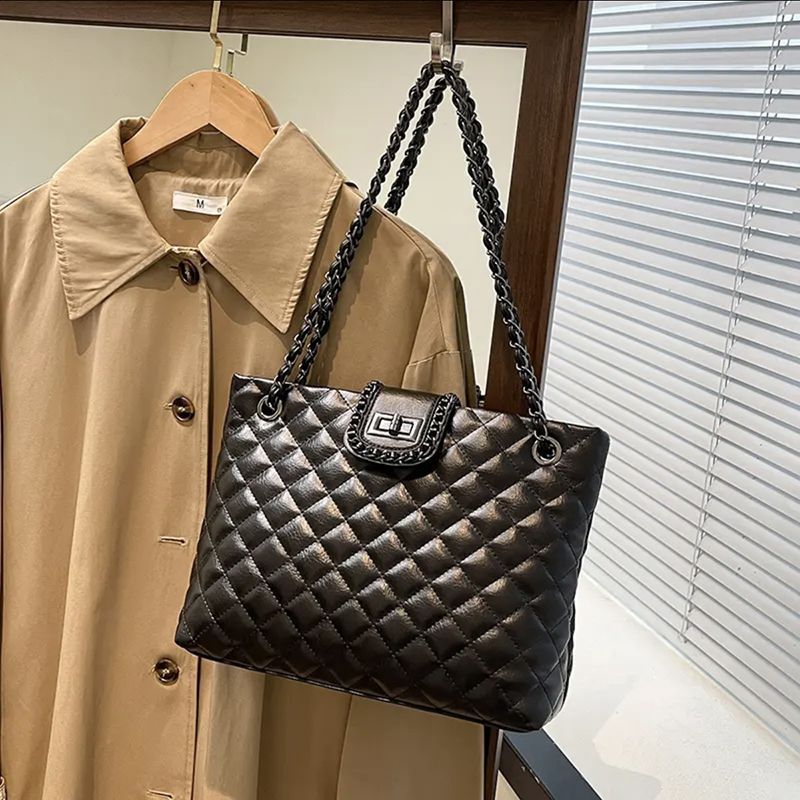 Quilted Elegance Handbag Siopsrl