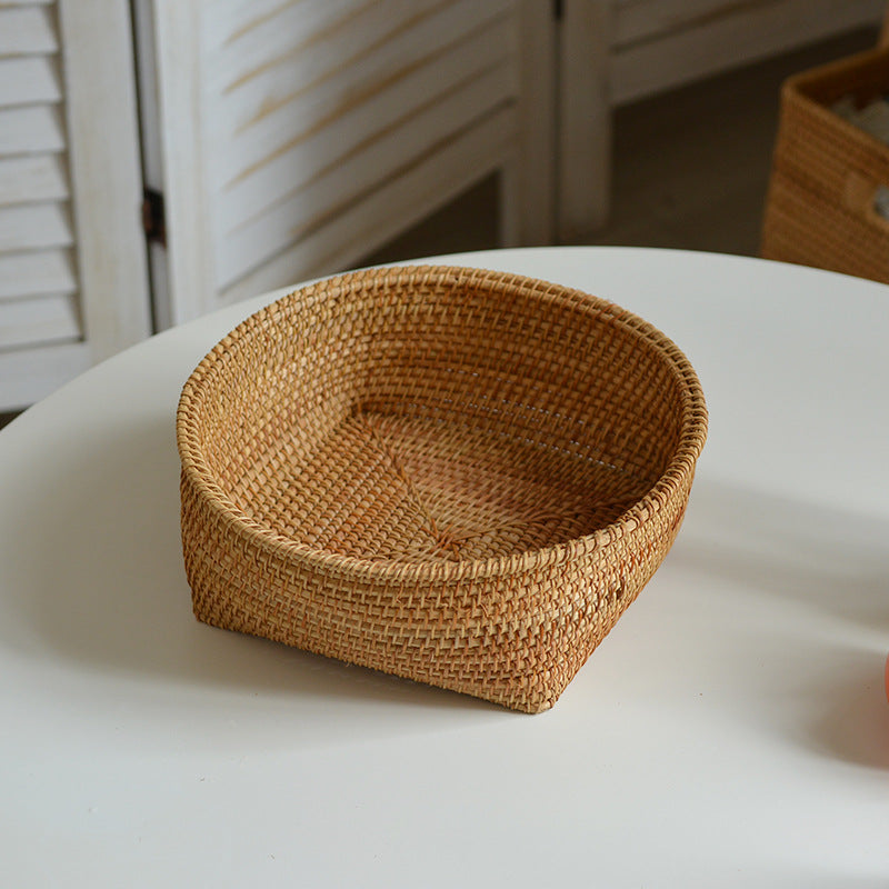 Handcrafted storage basket made of natural rattan Siopsrl