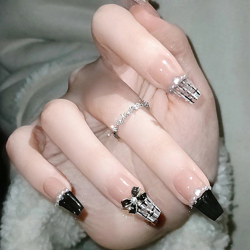 Siopsrl | Artificial nails with glamorous pearl details Siopsrl