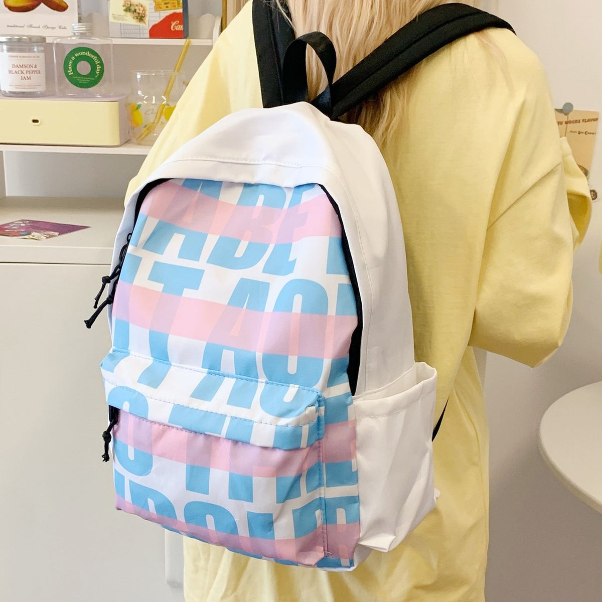 Siopsrl | Leisure backpack with eye-catching graphic design and practical compartments Siopsrl