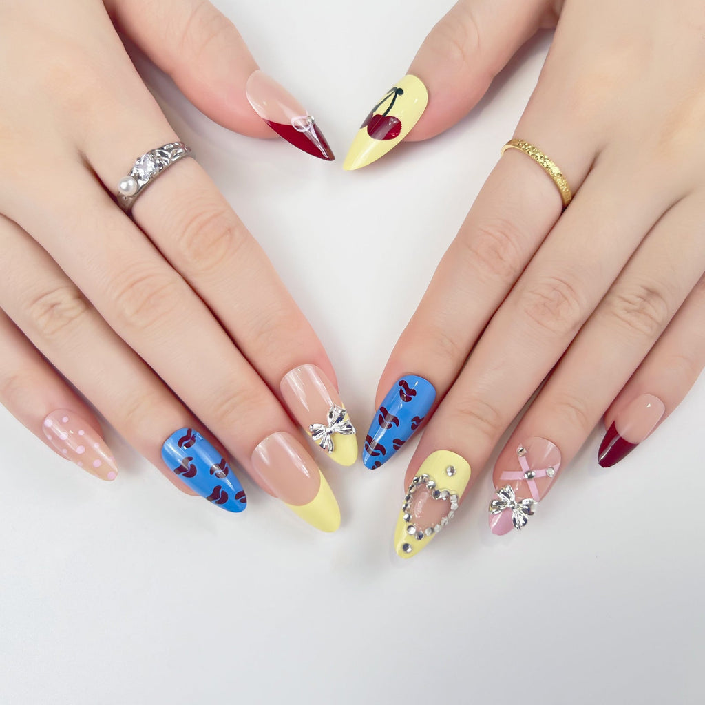 Siopsrl | Spring-like nail art with flower appliqués Siopsrl