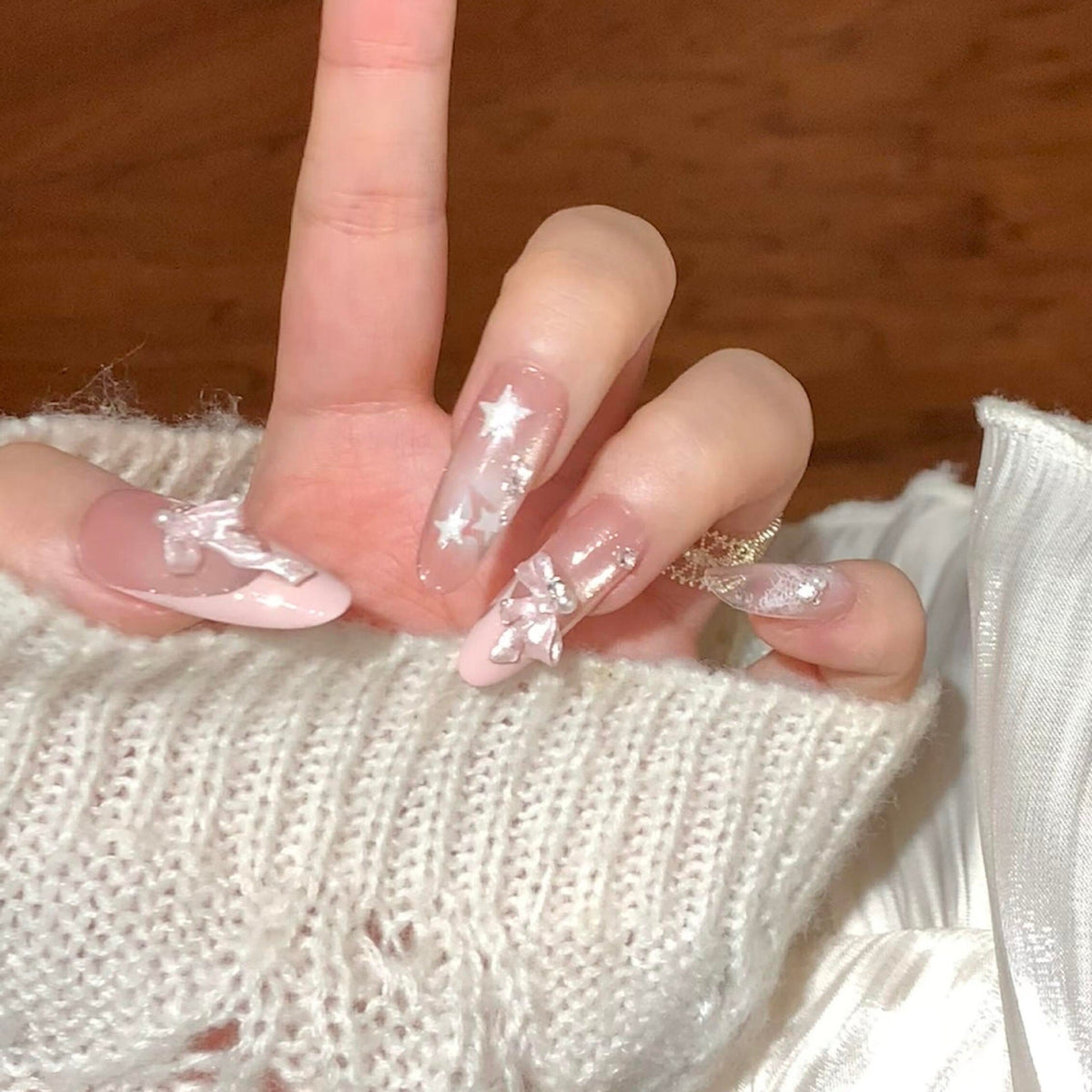Siopsrl | Artificial nail tips with glamorous glitter and bow details Siopsrl