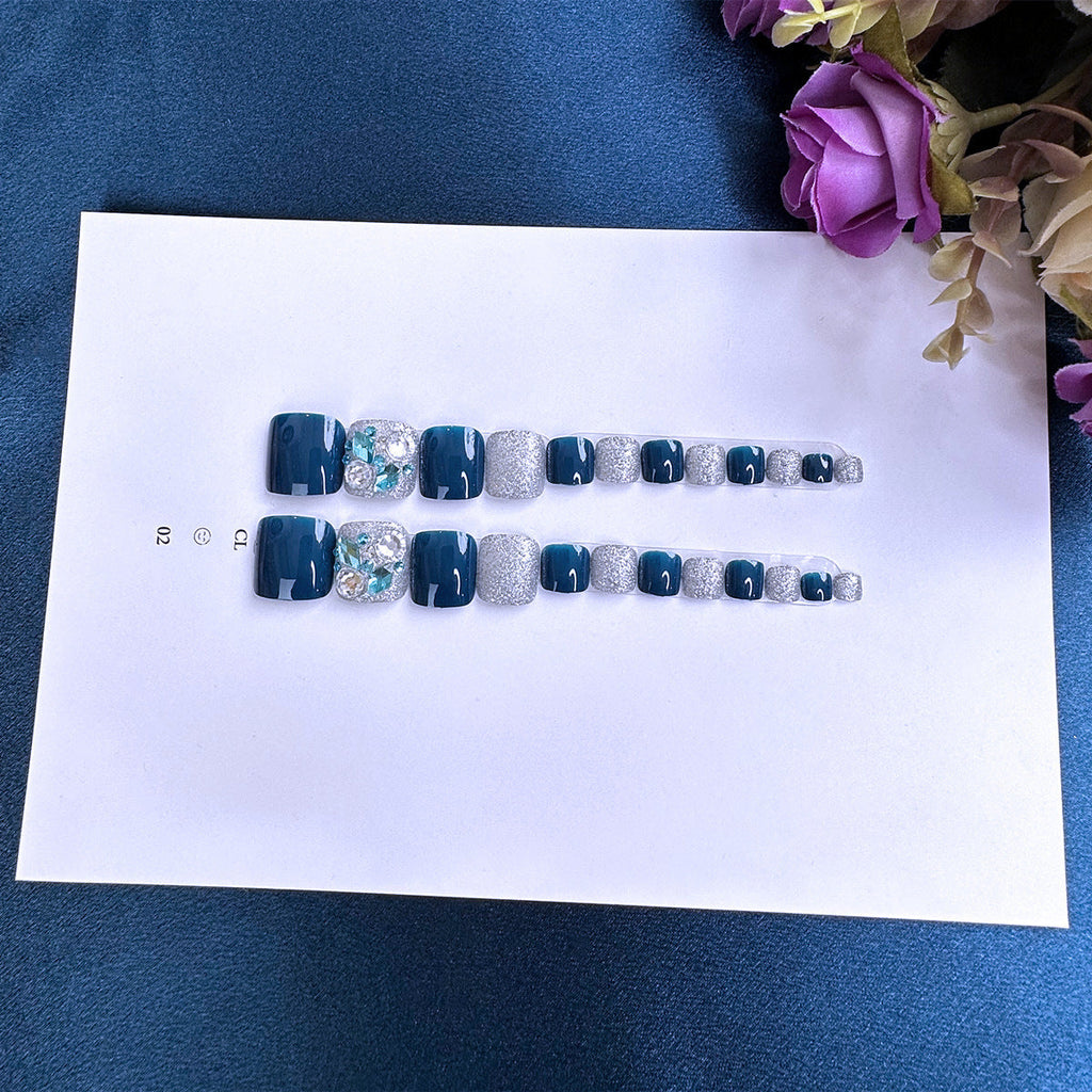 Siopsrl | Nail art with glamorous rhinestone accents Siopsrl