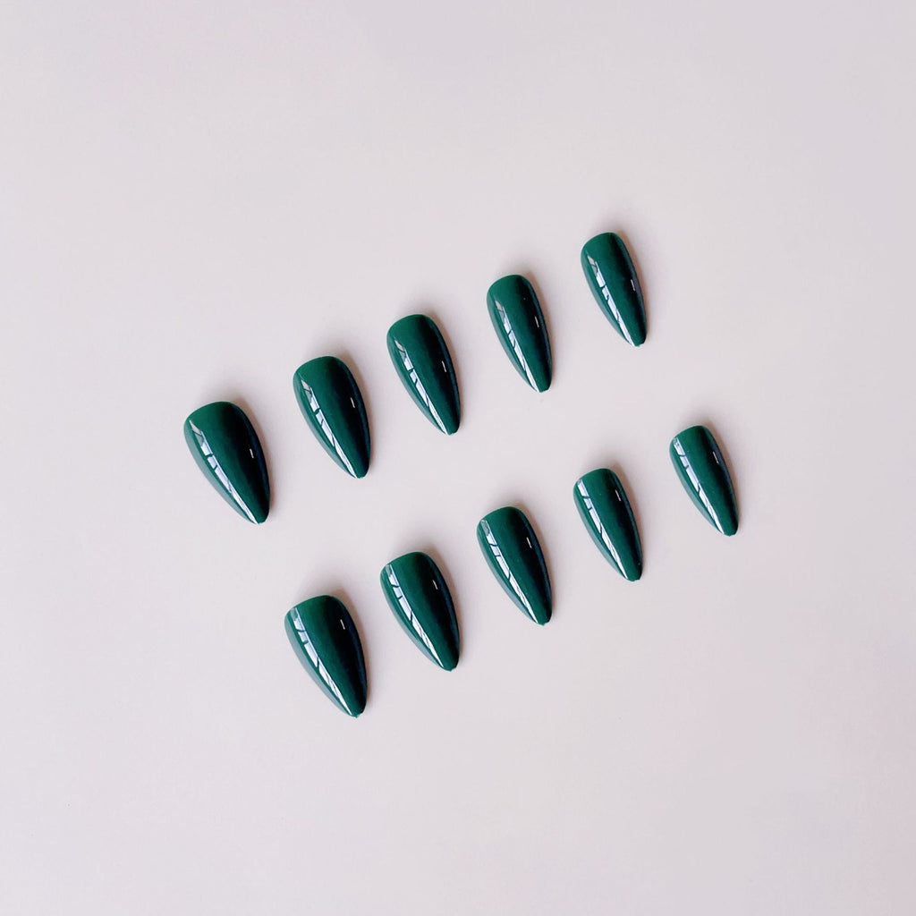 Siopsrl | Artificial nail set with elegant, shiny finish Siopsrl