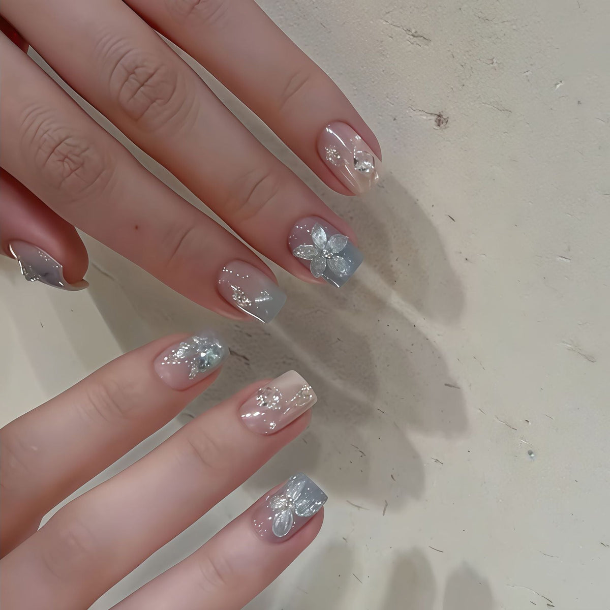 Siopsrl | Art nails with floral accents Siopsrl