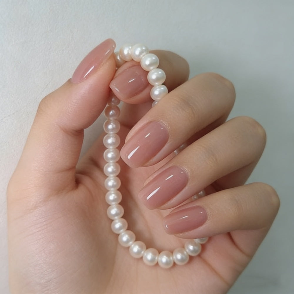 Siopsrl | Artificial nails in elegant, natural style Siopsrl