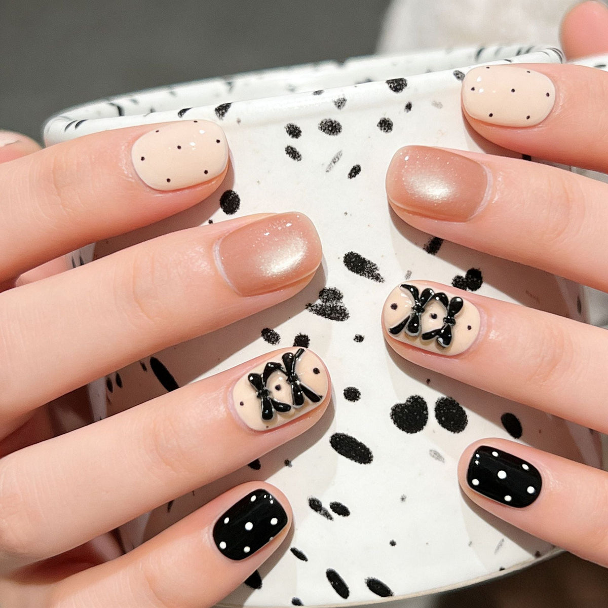 Siopsrl | Decorative Press-On Nails with Gem Accents Siopsrl