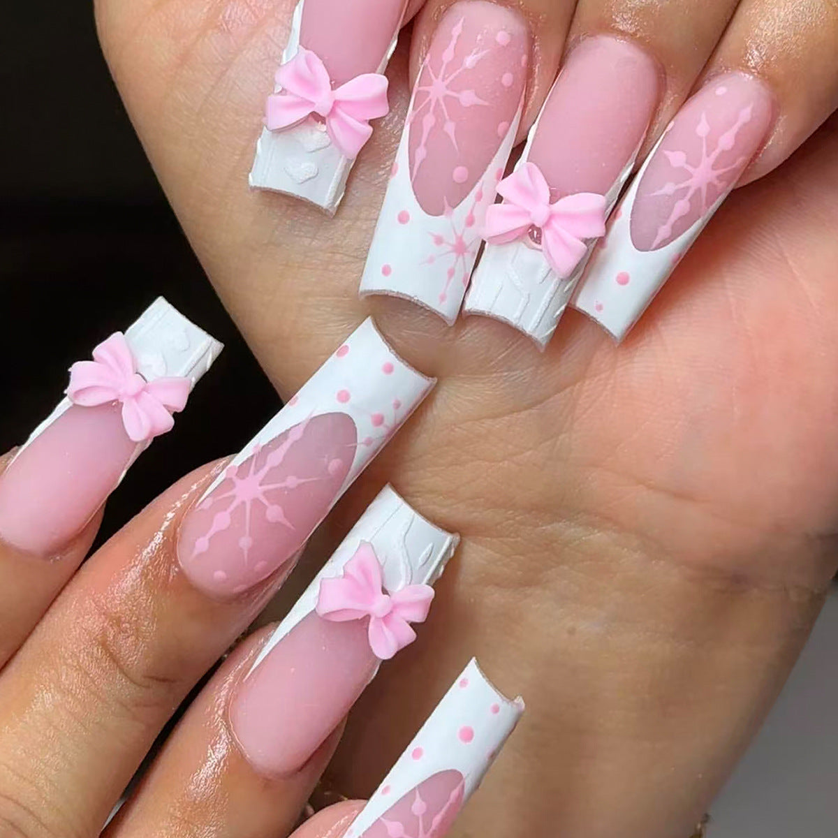 Siopsrl | Artificial nail tips with playful bows and snowflake design Siopsrl