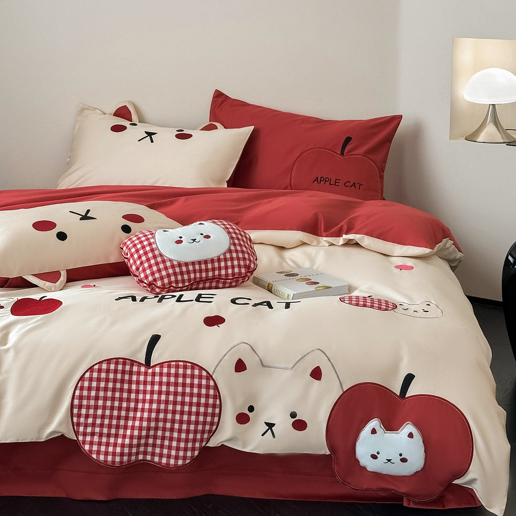 Children's bedding set with apple cat appliqués and quilted decorative pillowcase Bowlift