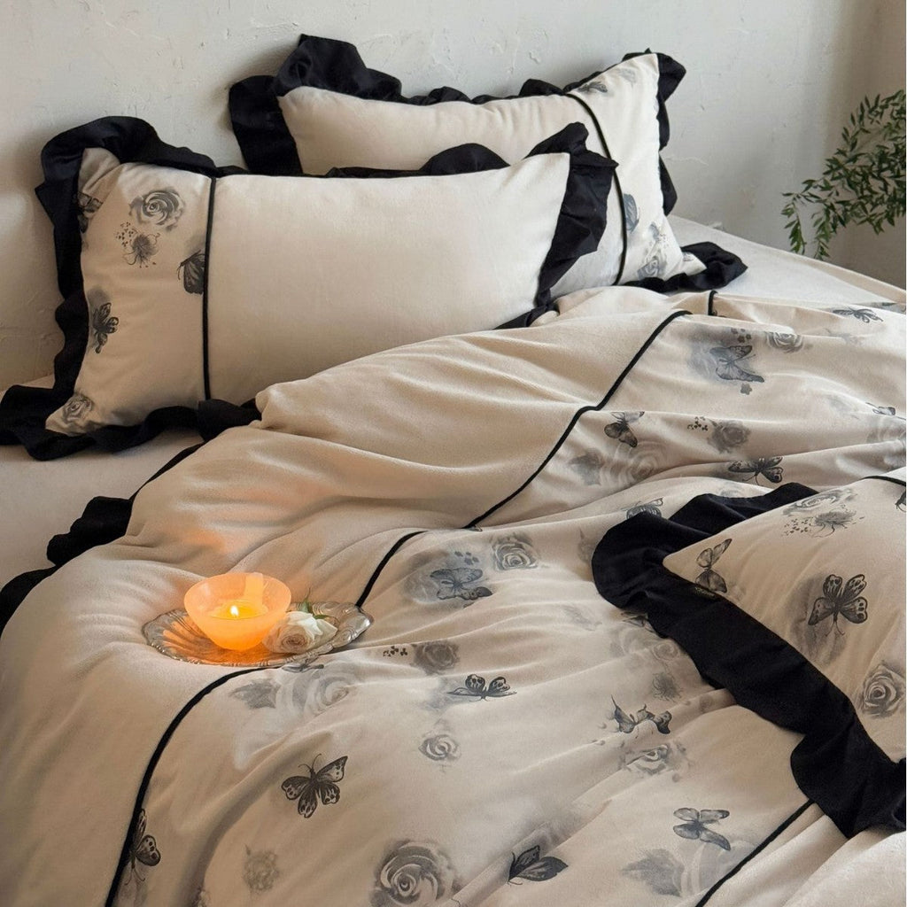 Luxurious bedding set Bowlift