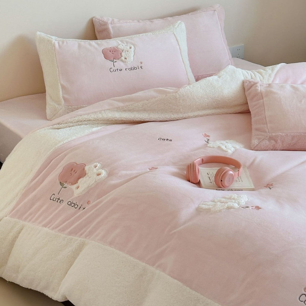 Children's bed linen set with quilted bunny and teddy appliqué and Sherpa hem Bowlift
