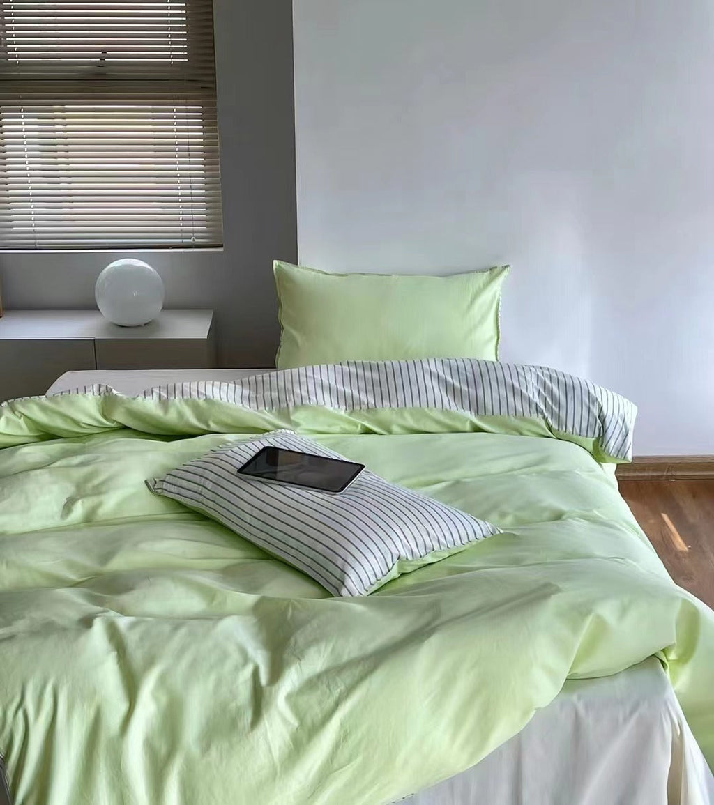 Premium duvet cover and fitted sheet set