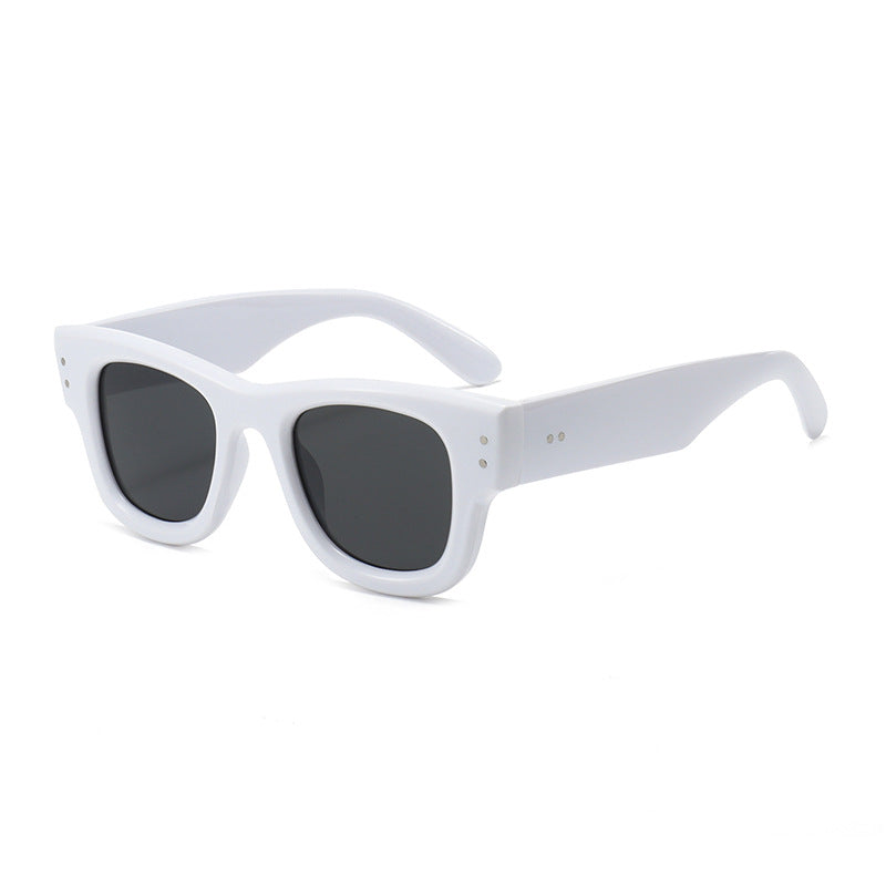 Siopsrl | Retro-Influenced Bold Frame Sunglasses Siopsrl