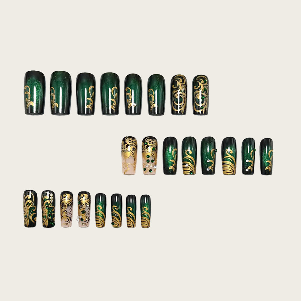 Siopsrl | Artificial nails with elegant gold and green tones Siopsrl