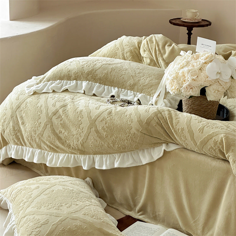 Bedding set with delicate ruffle trim and Jacquard damask structure