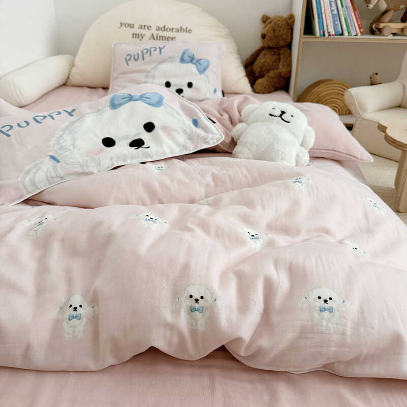 Bedding set with quilted blanket and cute dog designs