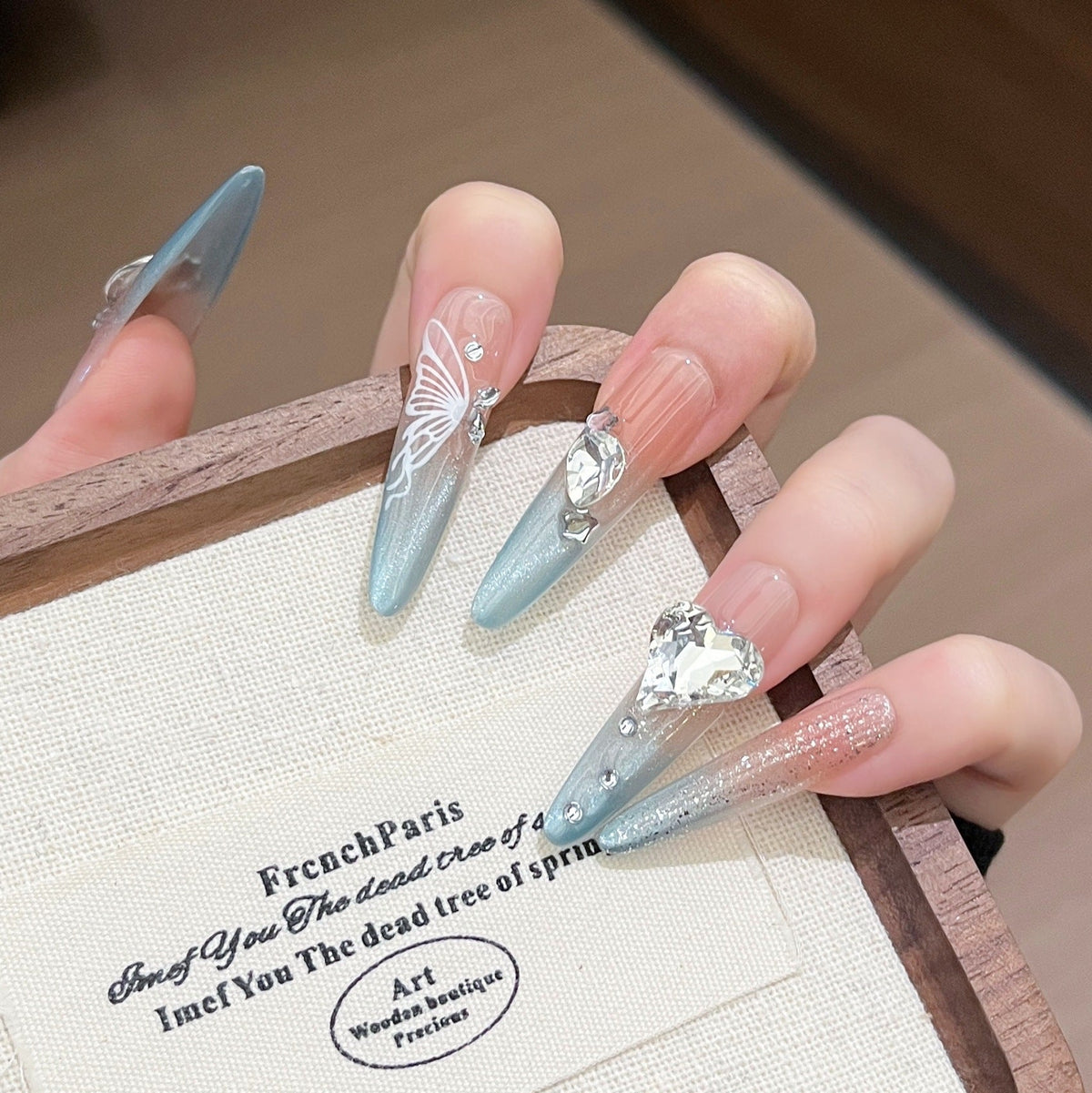 Siopsrl | Decorative Press-On Nails with Gem Accents Siopsrl
