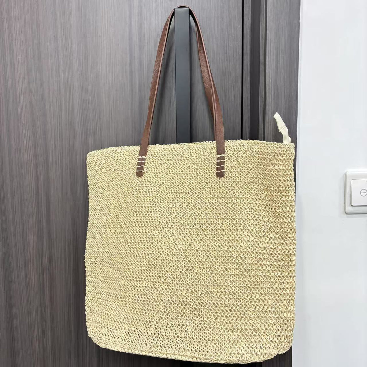 Siopsrl | Spacious Handbag Made of High-Quality Woven Natural Material Siopsrl