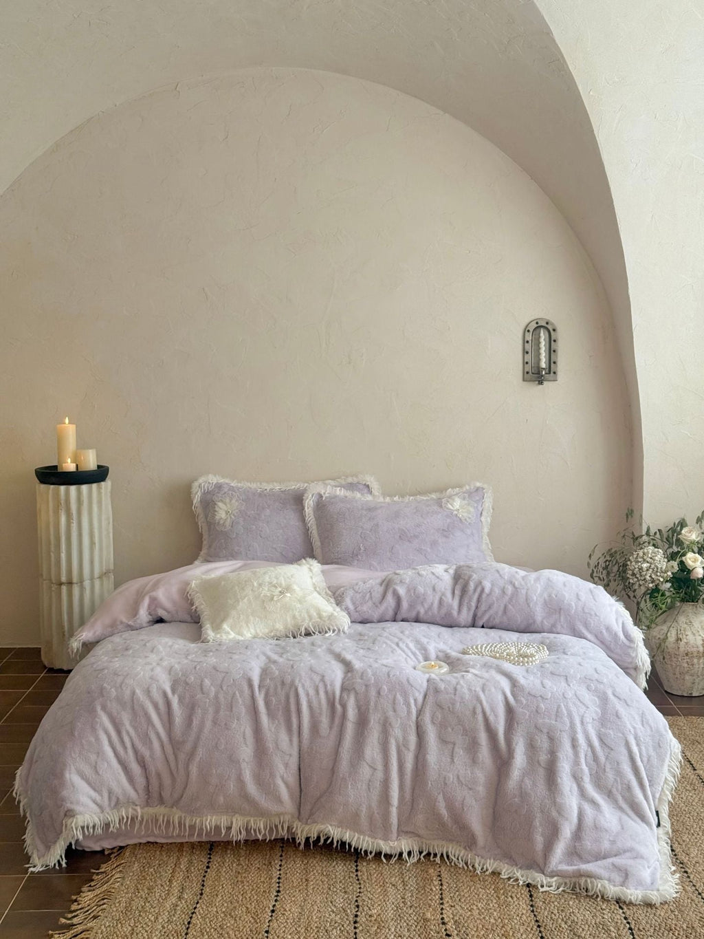Cozy plush bedding set with fringes and textured relief Bowlift