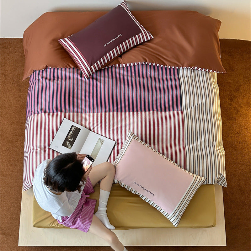 Bedding set made of cotton satin with double-sided stripe design
